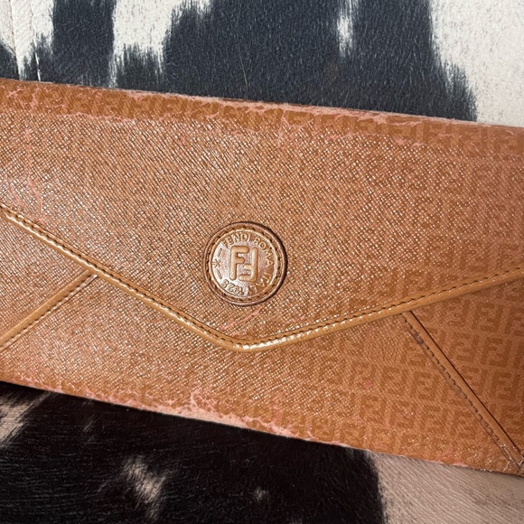 Vintage Fendi Signature Tan Wallet - Picture 2 of 15